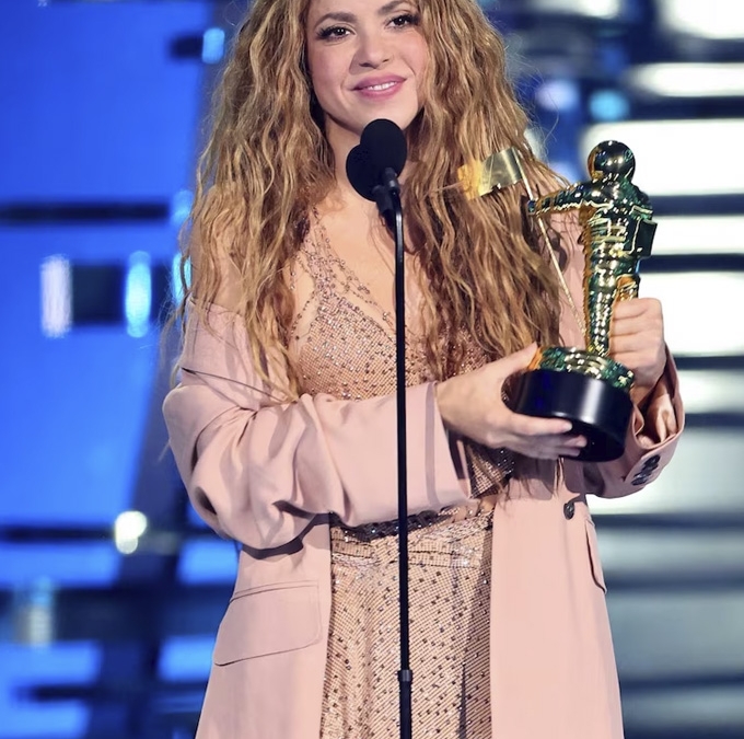 Shakira’s VMAs Triumph: Music and Mastery