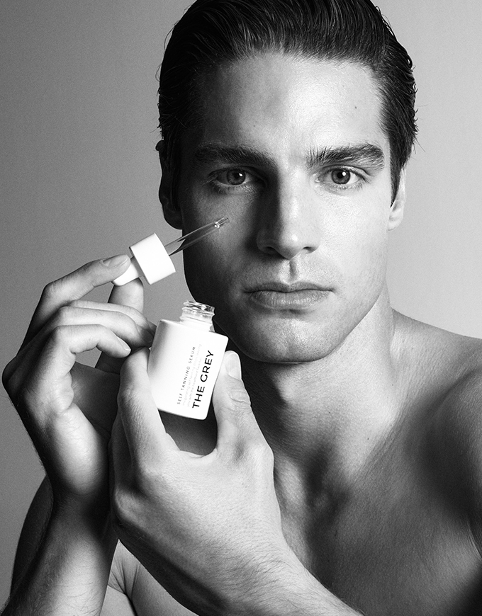How to Mix Face Cream & Self Tanning Serum for a Natural Glow